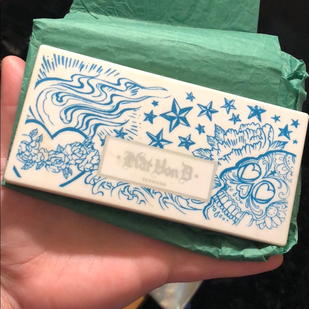 Kat Von D MEMENTO MORI palette